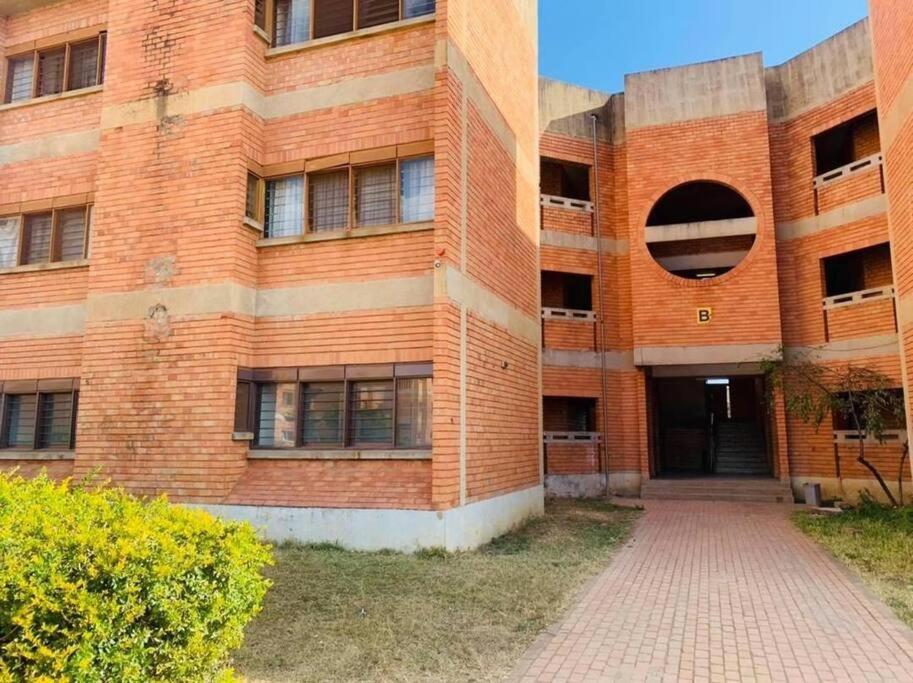 Spacious Zamtel Flat Lusaka Esterno foto