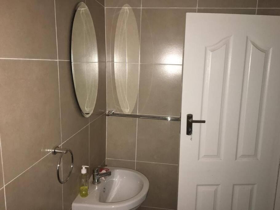 Spacious Zamtel Flat Lusaka Esterno foto