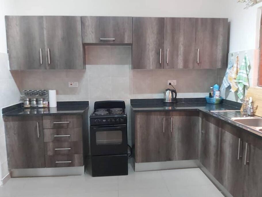 Spacious Zamtel Flat Lusaka Esterno foto